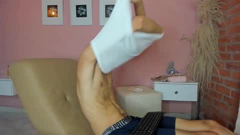 Snapshot of peach_tyron chatting on January 15, 7:55 pm peach tyron online show from January 15, 7:55 pm