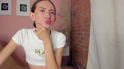 Snapshot of peach_tyron chatting on January 15, 11:51 pm peach tyron online show from January 15, 11:51 pm