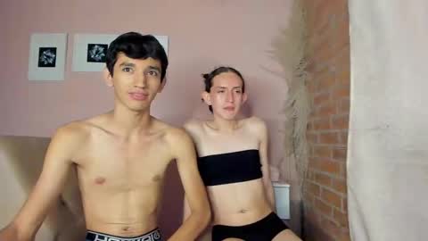 Snapshot of peach_tyron chatting on March 7, 1:53 am peach tyron online show from March 7, 1:53 am