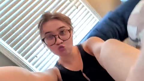 Snapshot of peachespunkins chatting on March 29, 8:20 pm peachespunkins online show from March 29, 8:20 pm