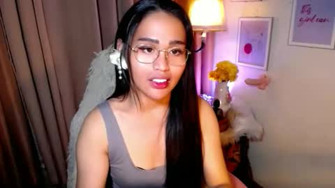 Snapshot of peakaboo_xx chatting on April 27, 6:22 am Angel Creamdensada online show from April 27, 6:22 am