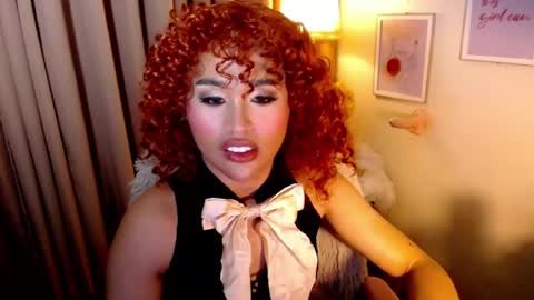 Snapshot of peakaboo_xx chatting on May 1, 10:09 am Angel Creamdensada online show from May 1, 10:09 am