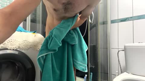 Snapshot of peanutmikk chatting on October 8, 8:23 am peanutmikk online show from October 8, 8:23 am