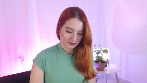Snapshot of pear__moon chatting on January 26, 6:28 am LILLY online show from January 26, 6:28 am