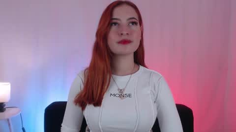 Snapshot of pear__moon chatting on February 16, 9:38 pm LILLY online show from February 16, 9:38 pm