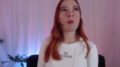 Snapshot of pear__moon chatting on March 6, 1:48 am LILLY online show from March 6, 1:48 am