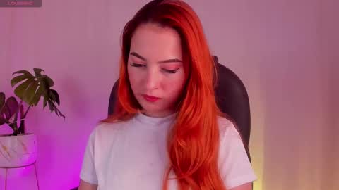 Snapshot of pear__moon chatting on September 14, 11:59 pm LILLY online show from September 14, 11:59 pm