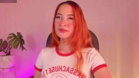 Snapshot of pear__moon chatting on September 20, 12:22 am LILLY online show from September 20, 12:22 am