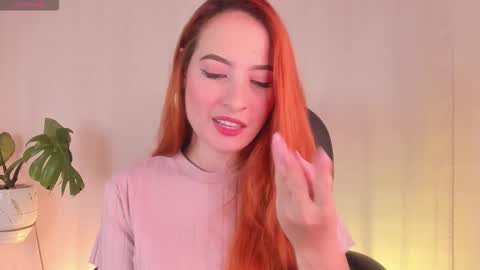 Snapshot of pear__moon chatting on October 19, 1:06 am LILLY online show from October 19, 1:06 am
