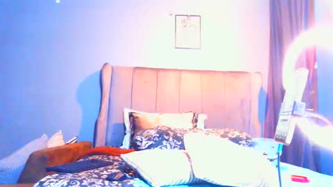 Snapshot of pearlblu38 chatting on May 22, 6:24 pm Pearl online show from May 22, 6:24 pm
