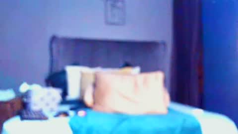 Snapshot of pearlblu38 chatting on July 11, 9:05 pm Pearl online show from July 11, 9:05 pm