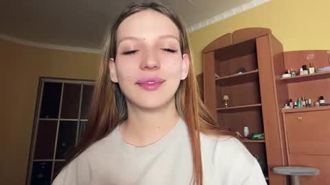Snapshot of pearlinesilfies chatting on June 15, 5:26 pm Zlata online show from June 15, 5:26 pm