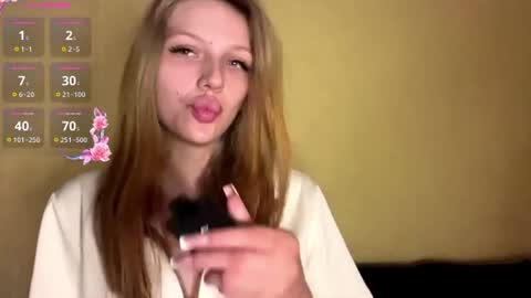 Snapshot of pearlinesilfies chatting on June 28, 6:25 pm Zlata online show from June 28, 6:25 pm