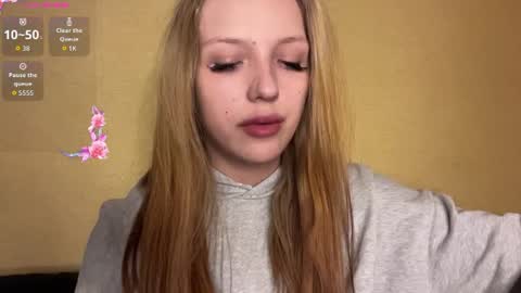 Snapshot of pearlinesilfies chatting on June 29, 4:40 pm Zlata online show from June 29, 4:40 pm