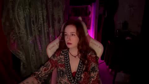 Snapshot of pearlprincess_ chatting on March 5, 11:01 pm Adelina online show from March 5, 11:01 pm
