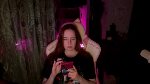 Snapshot of pearlprincess_ chatting on March 22, 11:52 pm Adelina online show from March 22, 11:52 pm
