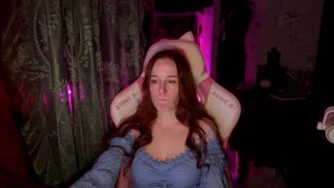 Snapshot of pearlprincess_ chatting on March 31, 12:34 am Adelina online show from March 31, 12:34 am