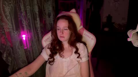 Snapshot of pearlprincess_ chatting on April 7, 1:39 am Adelina online show from April 7, 1:39 am