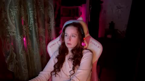 Snapshot of pearlprincess_ chatting on April 13, 11:48 am Adelina online show from April 13, 11:48 am
