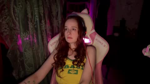 Snapshot of pearlprincess_ chatting on April 16, 3:29 am Adelina online show from April 16, 3:29 am