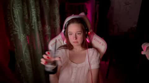 Snapshot of pearlprincess_ chatting on May 5, 3:47 am Adelina online show from May 5, 3:47 am