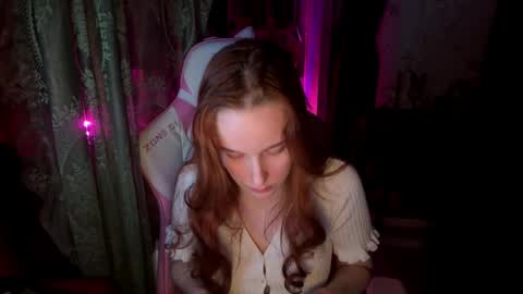 Snapshot of pearlprincess_ chatting on May 11, 2:45 pm Adelina online show from May 11, 2:45 pm