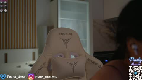 Leo online show from April 18, 12:09 pm