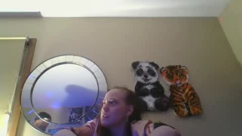 Snapshot of pearlysapphire chatting on October 28, 6:39 am pearlysapphire online show from October 28, 6:39 am