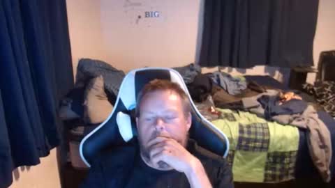 Snapshot of pecker40 chatting on December 28, 2:54 am pecker40 online show from December 28, 2:54 am