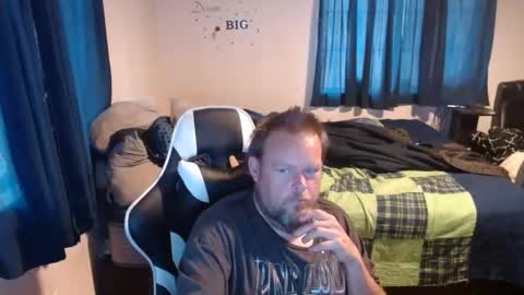 Snapshot of pecker40 chatting on December 29, 4:40 pm pecker40 online show from December 29, 4:40 pm