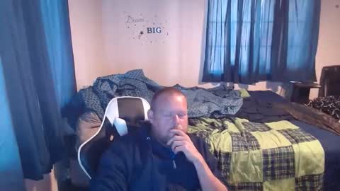 pecker40 online show from January 1, 5:11 pm