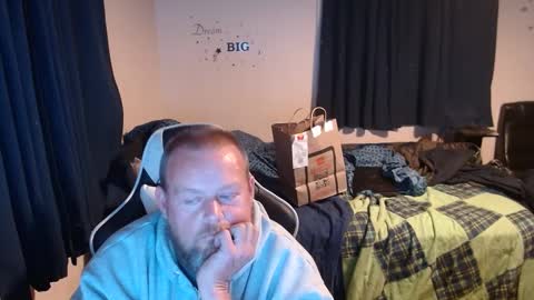 Snapshot of pecker40 chatting on January 12, 1:32 am pecker40 online show from January 12, 1:32 am