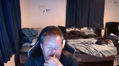 Snapshot of pecker40 chatting on March 7, 3:19 am pecker40 online show from March 7, 3:19 am