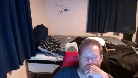 Snapshot of pecker40 chatting on October 24, 5:04 am pecker40 online show from October 24, 5:04 am