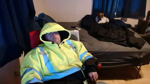 pecker40 online show from December 14, 9:30 pm