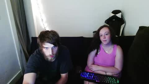 Snapshot of peechyxoxo chatting on June 1, 2:46 am peechyxoxo online show from June 1, 2:46 am