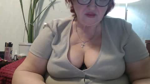 Snapshot of peggysoft chatting on April 22, 11:39 pm PeggySoft online show from April 22, 11:39 pm