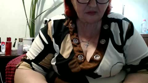 Snapshot of peggysoft chatting on June 1, 6:31 pm PeggySoft online show from June 1, 6:31 pm