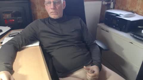 Pemue65 online show from November 18, 8:08 am