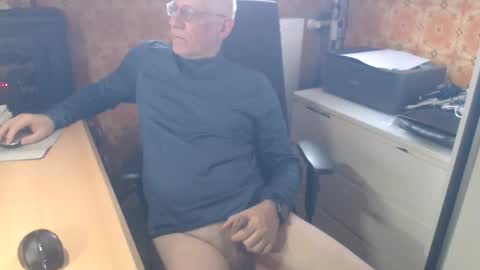 Pemue65 online show from April 9, 6:02 am