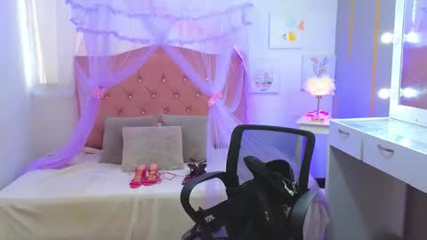 Snapshot of peneelopeecute chatting on March 22, 9:51 pm peneelopeecute online show from March 22, 9:51 pm