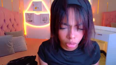 Snapshot of peneelopeecute chatting on May 4, 9:44 pm peneelopeecute online show from May 4, 9:44 pm