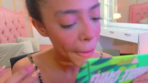 Snapshot of peneelopeecute chatting on May 9, 3:39 pm peneelopeecute online show from May 9, 3:39 pm