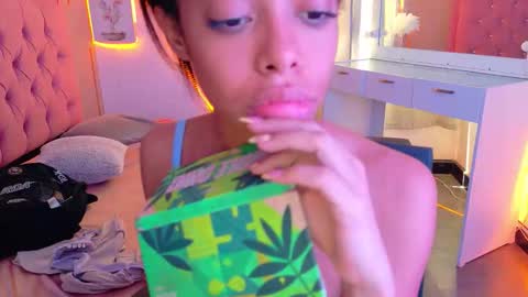 Snapshot of peneelopeecute chatting on May 12, 5:21 pm peneelopeecute online show from May 12, 5:21 pm