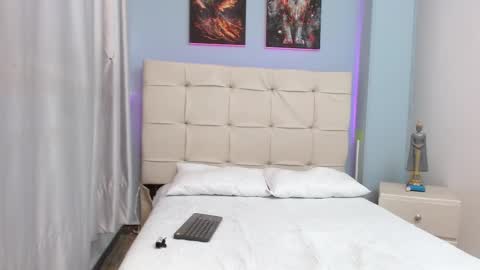 Snapshot of peneloppe_parker chatting on March 8, 7:53 pm Penelope online show from March 8, 7:53 pm