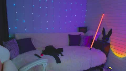 Dia  online show from March 5, 8:32 am