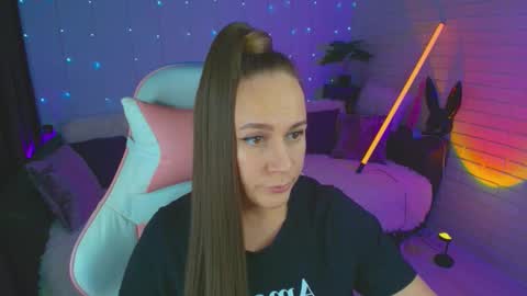 Dia  online show from September 11, 6:30 pm