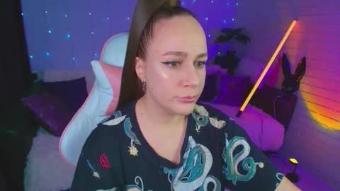 Dia  online show from November 5, 2:33 am