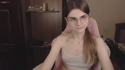 Farida online show from December 18, 2:21 am