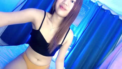 Snapshot of perfect_goddess69 chatting on December 9, 1:51 am Reign online show from December 9, 1:51 am